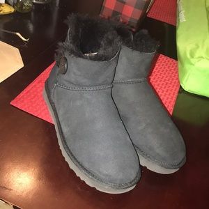 Black Ugg Mini (Bailey Button)